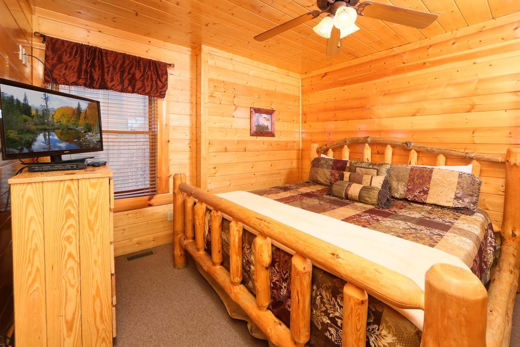 Rising Eagle Lodge - Eight Bedroom Пиджен-Фордж Экстерьер фото